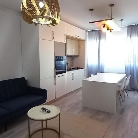 Preciziei 1Br Luxury Apartment With Fast Wifi, Self Check In And Parking Bucharest Exterior photo